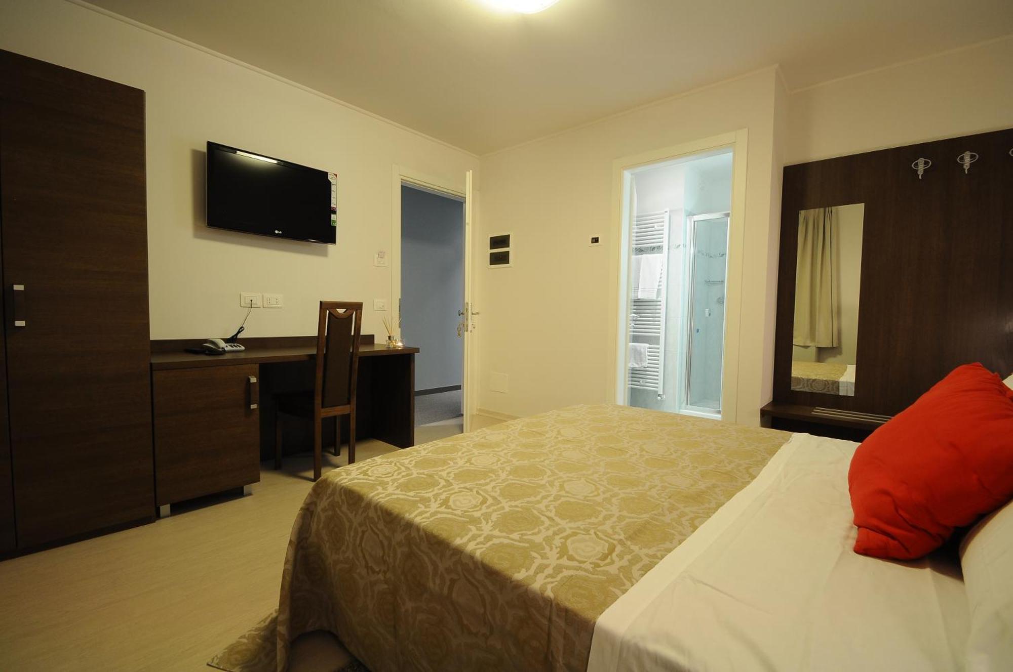Albergo Leon Bianco Gonàrs エクステリア 写真
